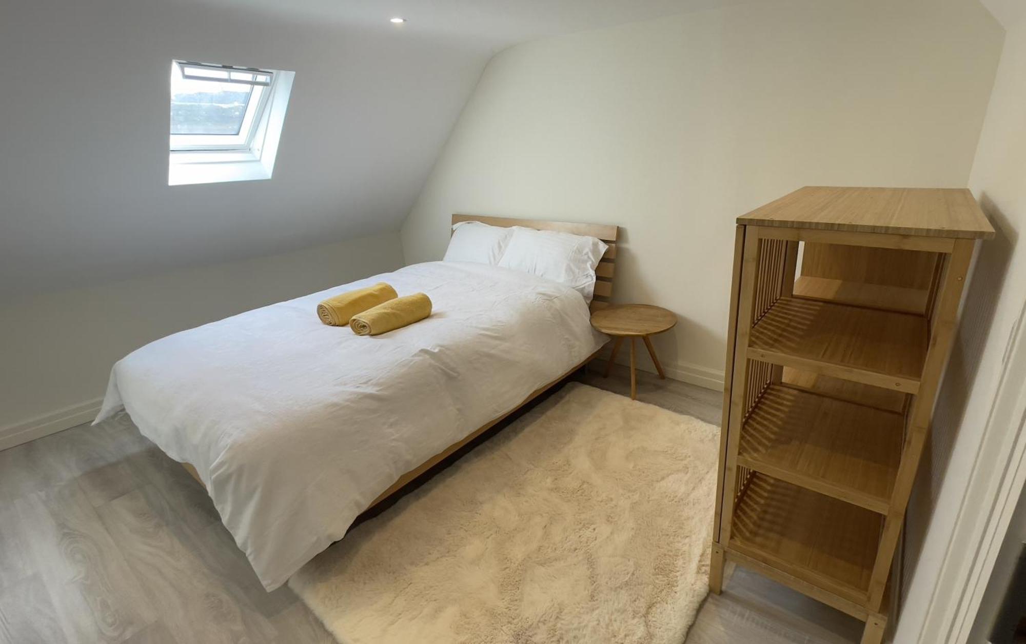 Spire Entire Attic Apartment No Kitchen Dublín Exterior foto